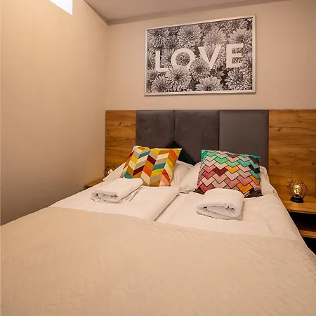 Appartement Rentplanet - Park